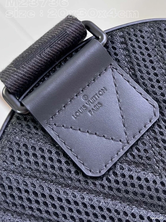 VUITTON LOUIS Pilot Slingbag 0514
